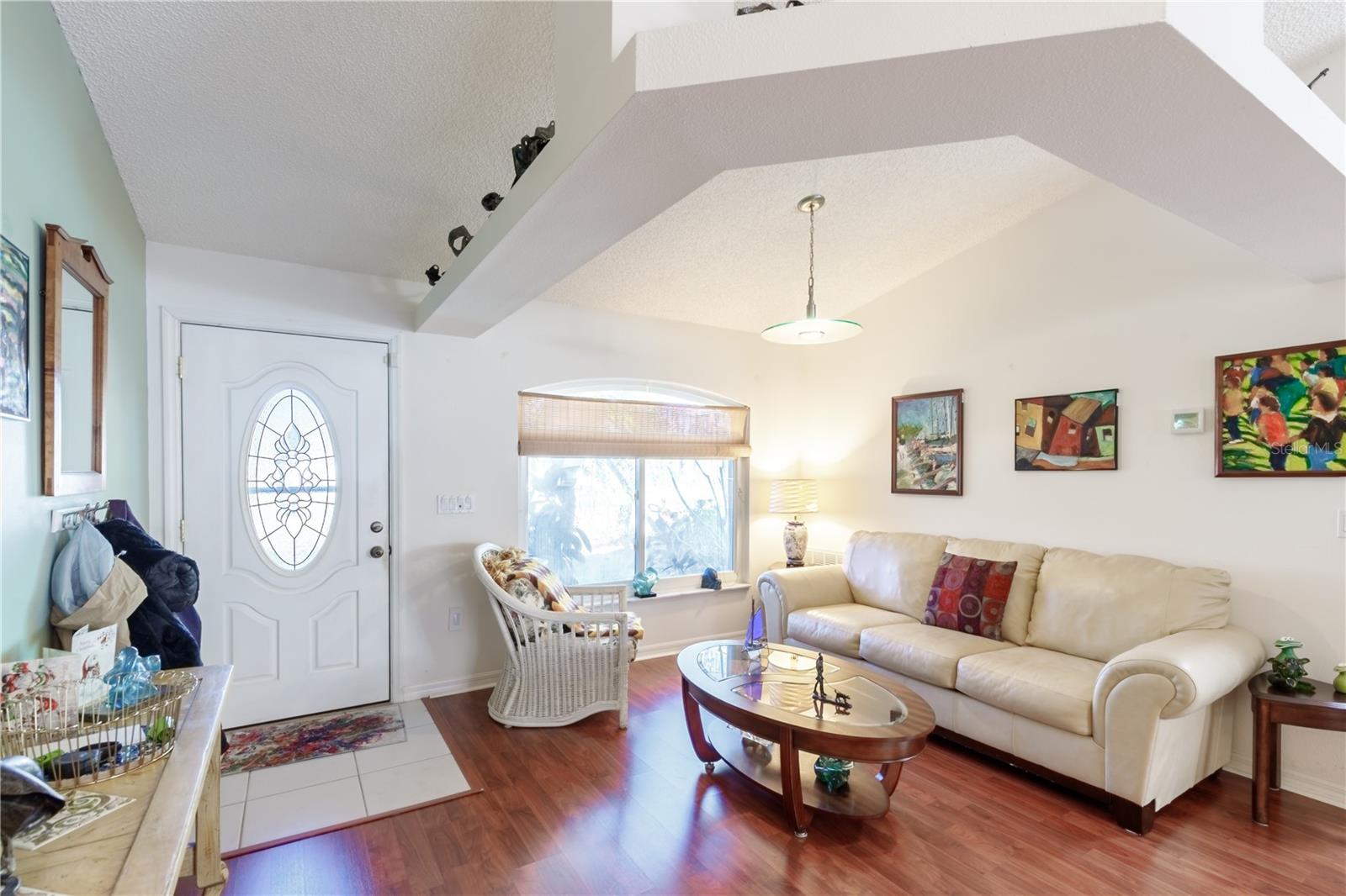 Image 9 of 49 For 3 Ryerton Place