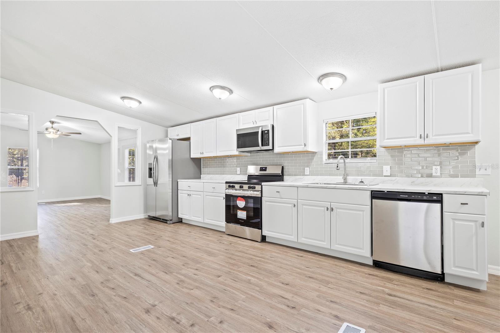 Image 4 of 45 For 1809 Rosemary Circle