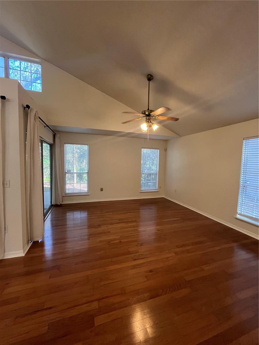 Image 3 of 10 For 5206 94th Street