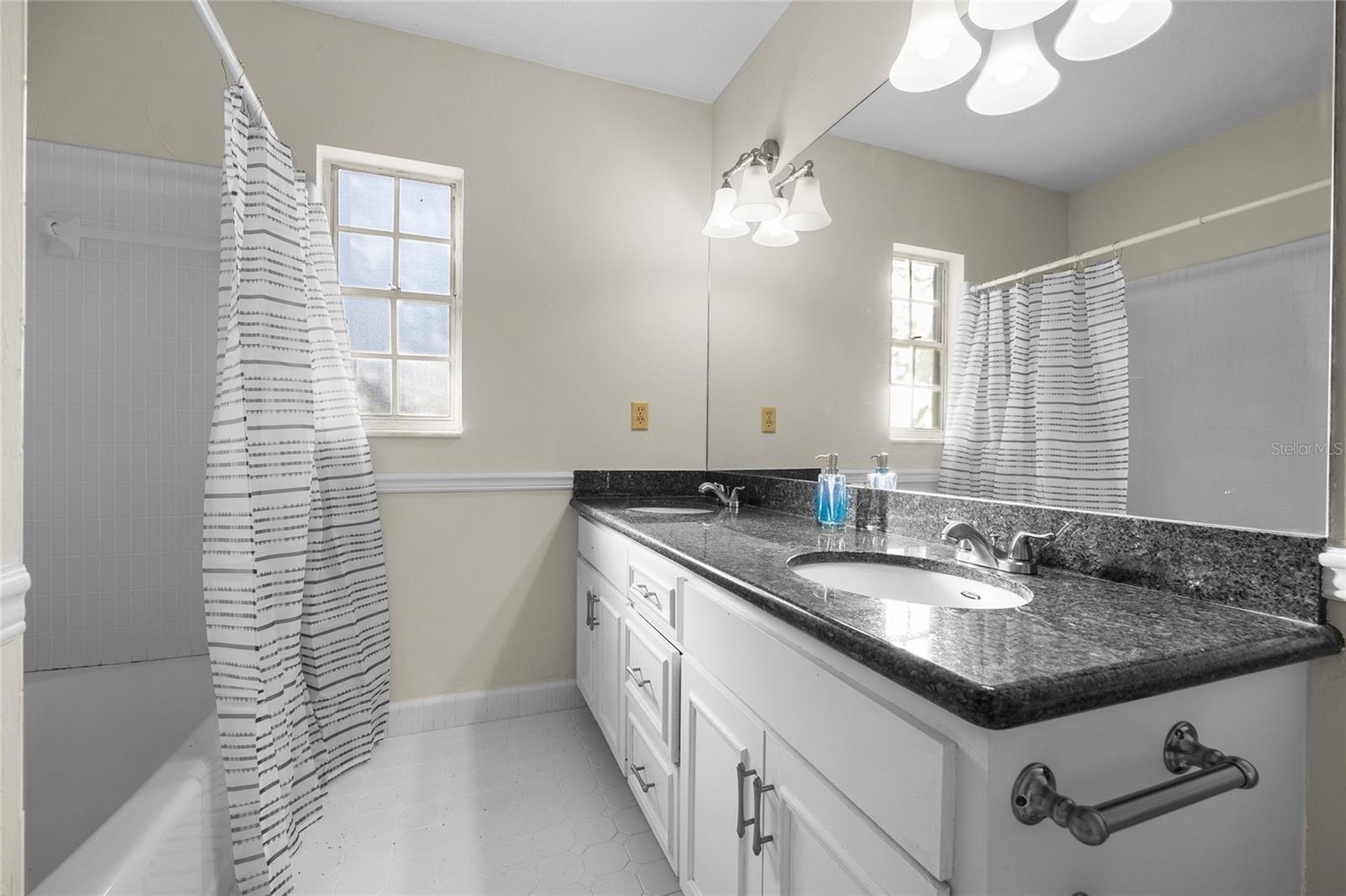 Image 20 of 31 For 2110 46th Street