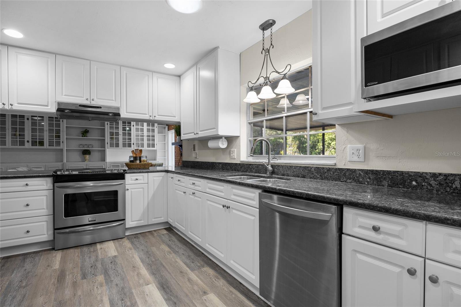 Image 5 of 31 For 2110 46th Street