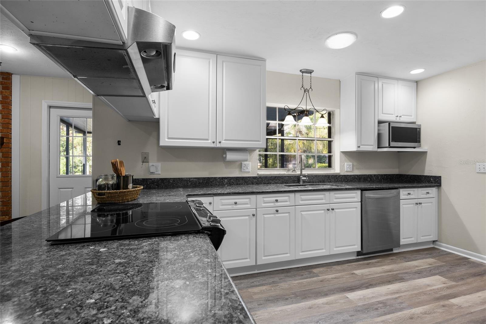 Image 6 of 31 For 2110 46th Street