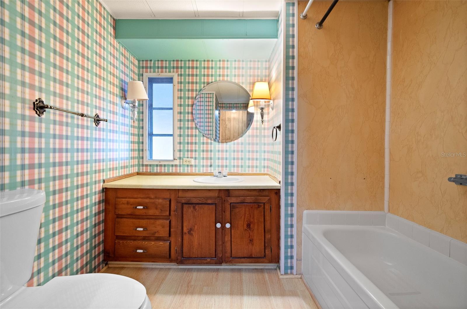 Image 18 of 34 For 8416 39th Circle