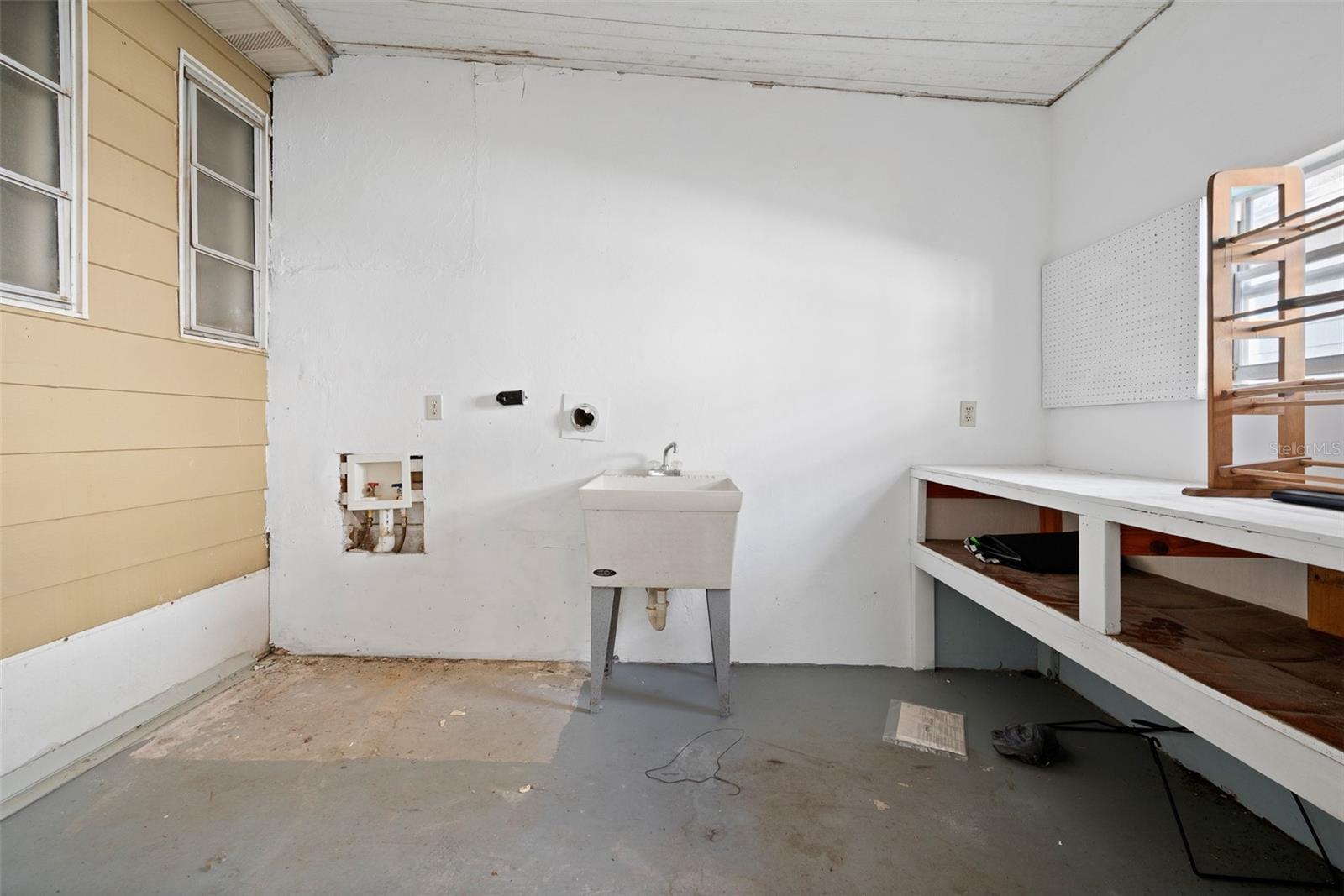 Image 26 of 34 For 8416 39th Circle