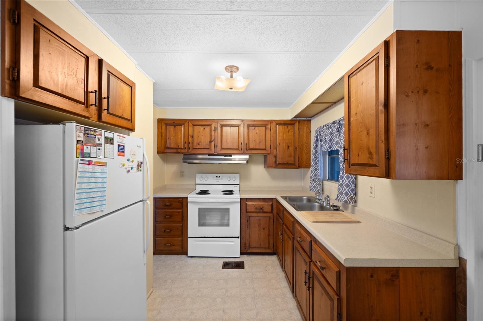 Image 3 of 34 For 8416 39th Circle