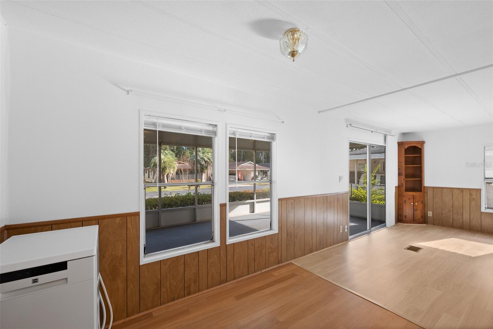 Image 7 of 34 For 8416 39th Circle