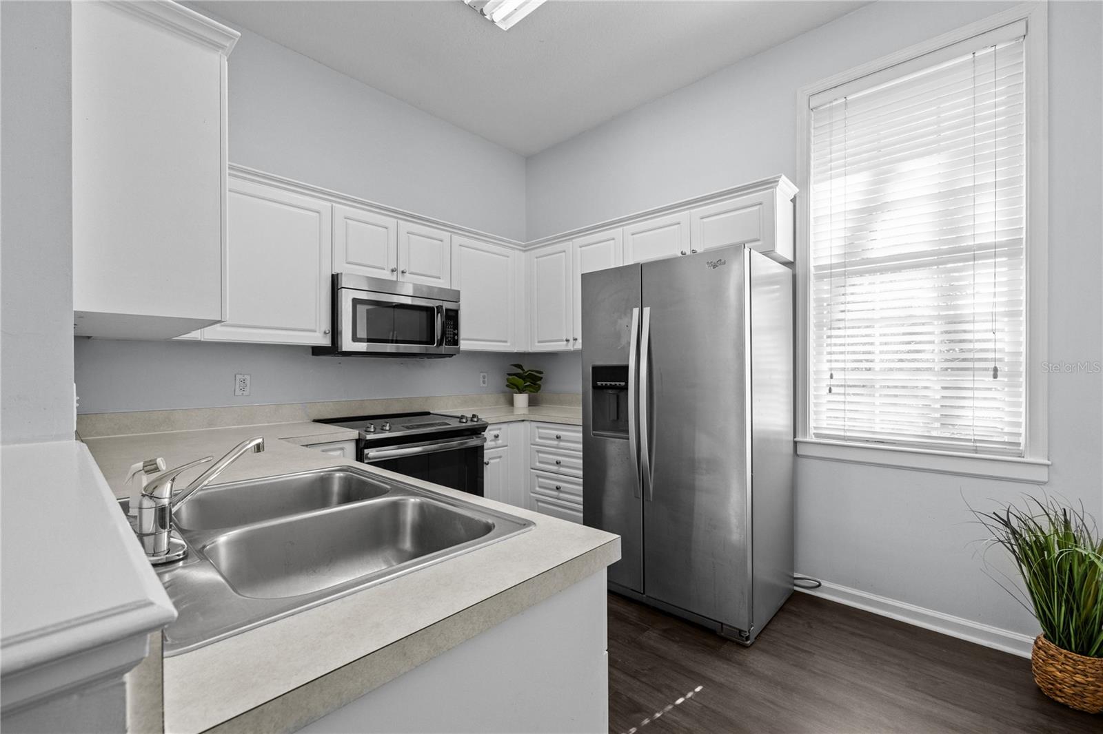 Image 8 of 27 For 5213 91st Terrace B