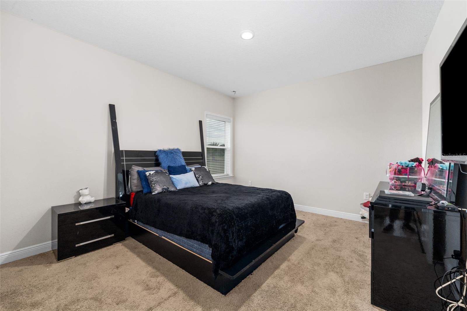 Image 27 of 45 For 5615 215th Terrace