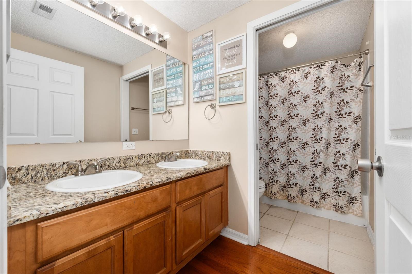 Image 22 of 36 For 10000 52nd Avenue 35