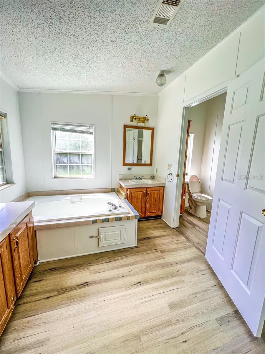 Image 23 of 27 For 24274 190th Avenue