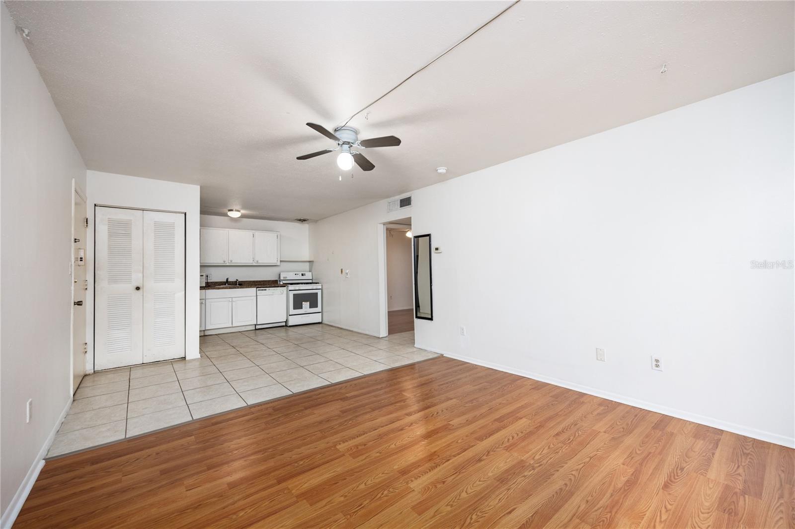 Image 10 of 24 For 1700 16th Court B27