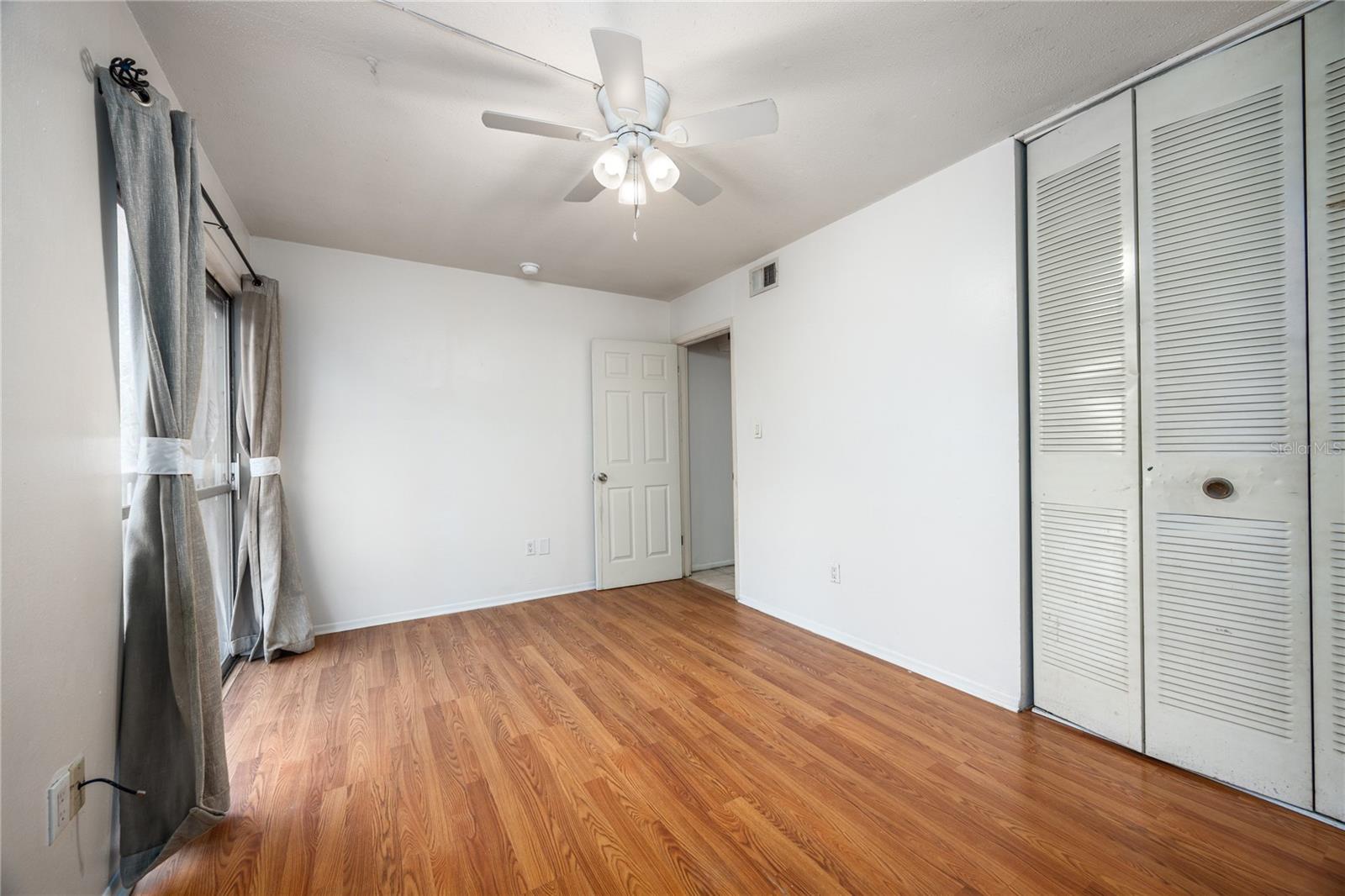 Image 17 of 24 For 1700 16th Court B27