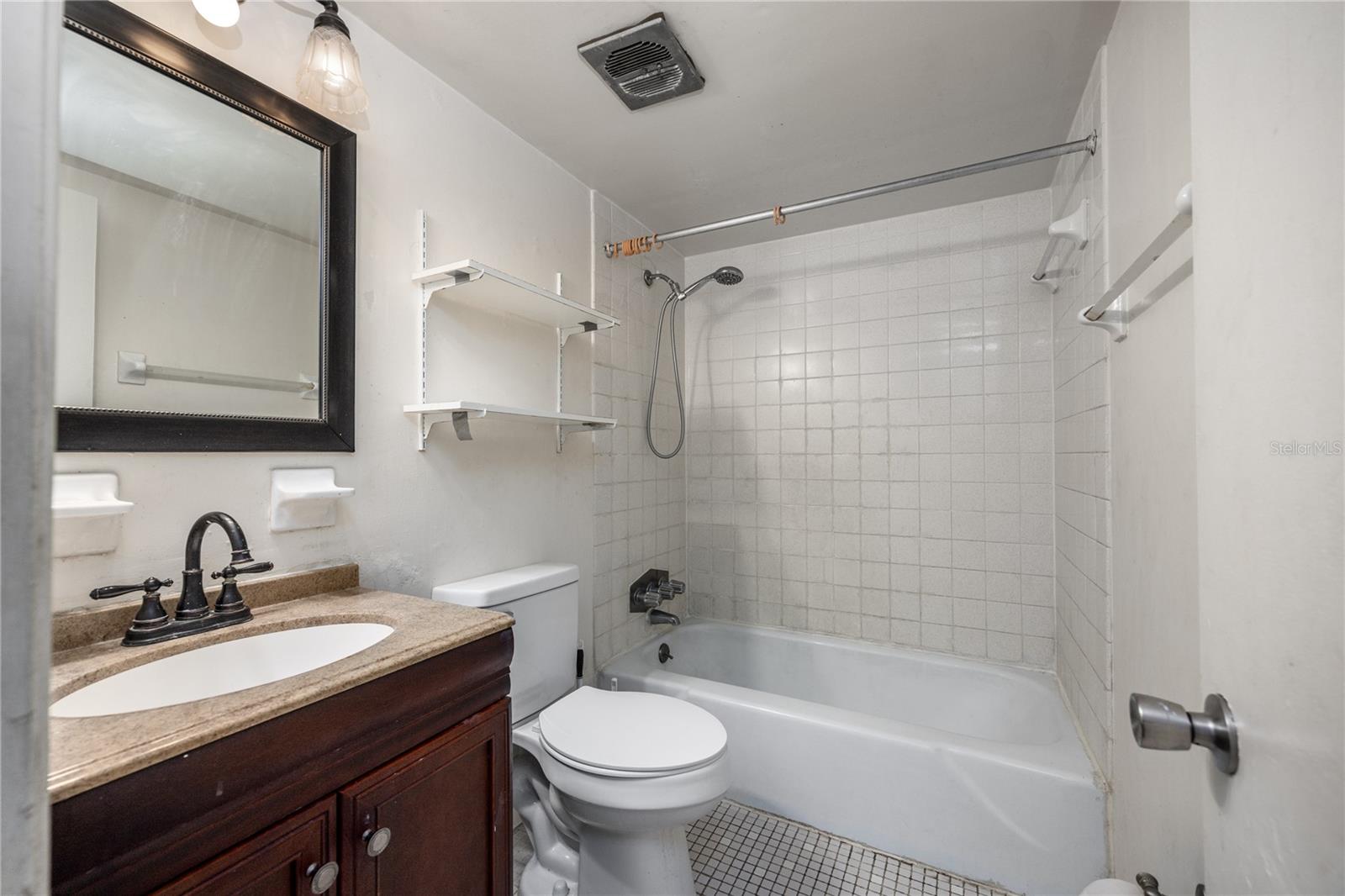 Image 19 of 24 For 1700 16th Court B27