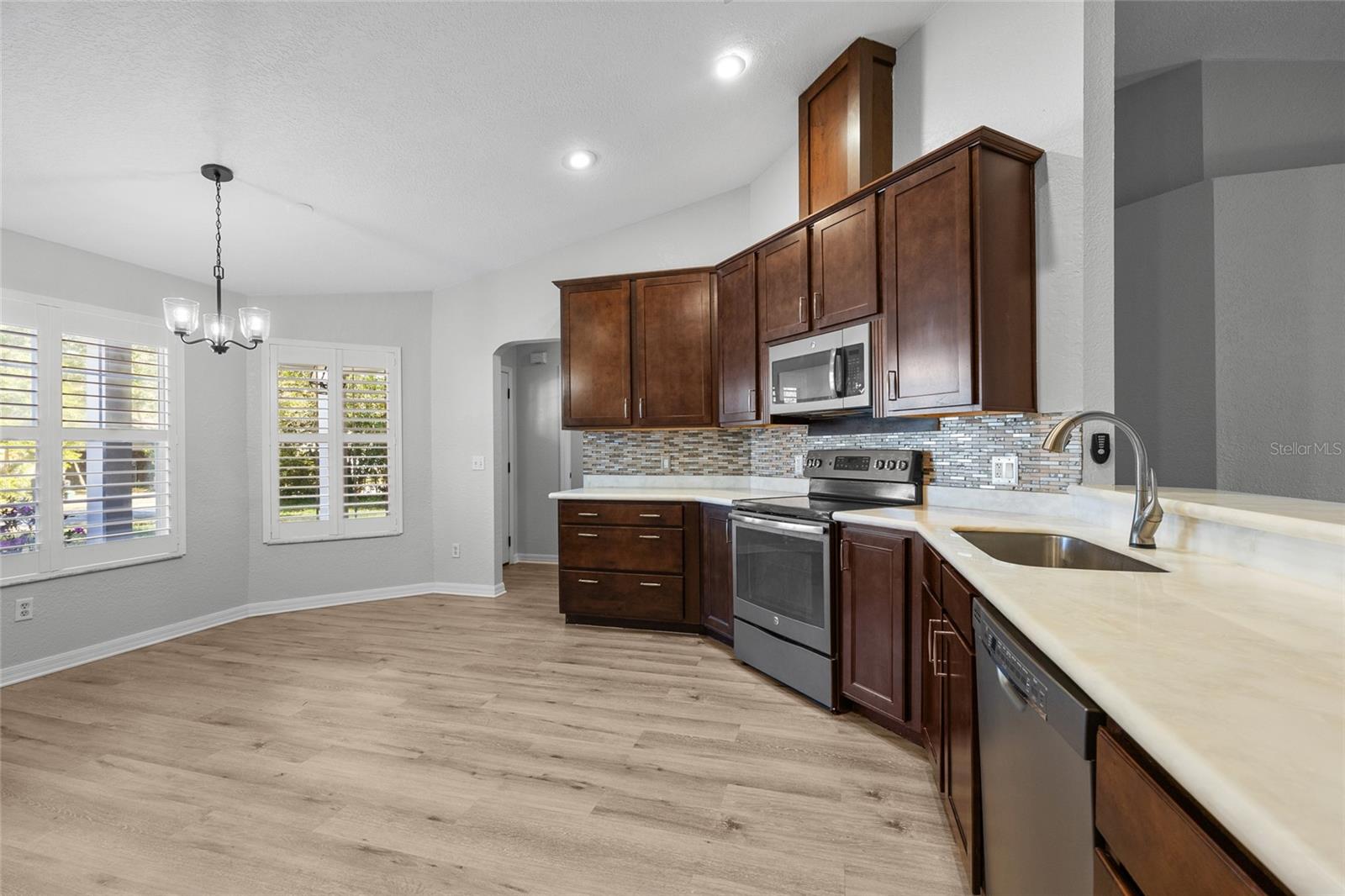 Image 13 of 31 For 25339 18th Avenue