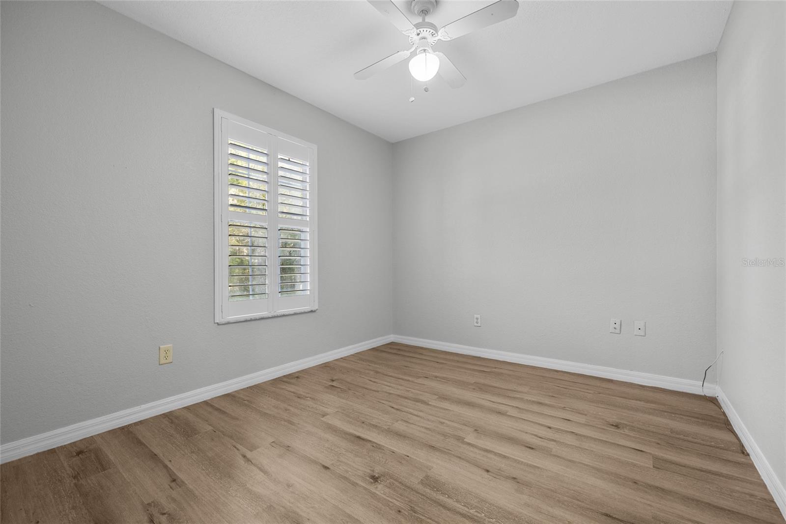 Image 25 of 31 For 25339 18th Avenue