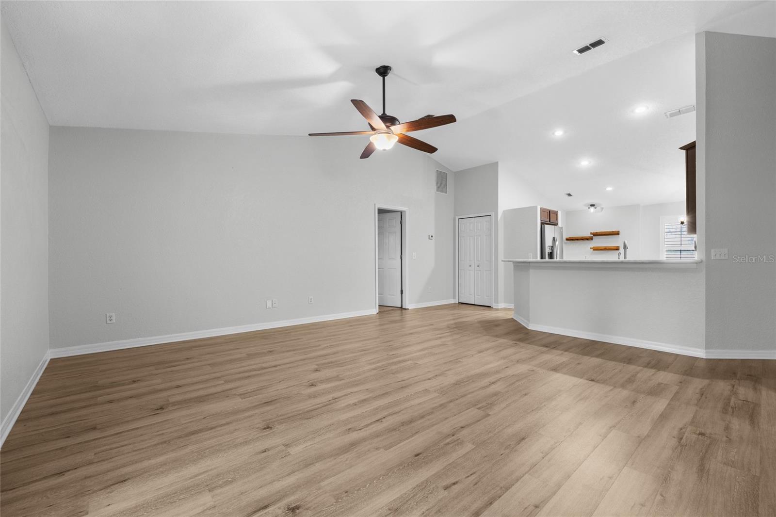 Image 7 of 31 For 25339 18th Avenue