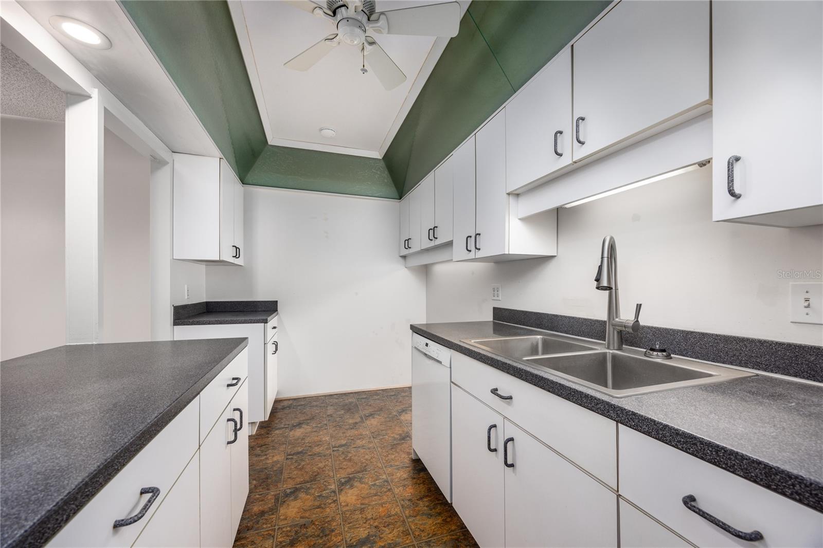 Image 35 of 54 For 1719 23rd Avenue 3f