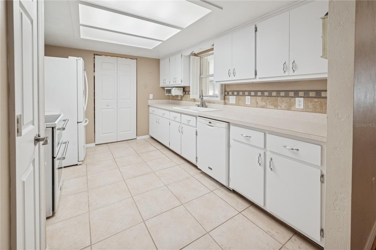 Image 45 of 80 For 6250 94th Lane