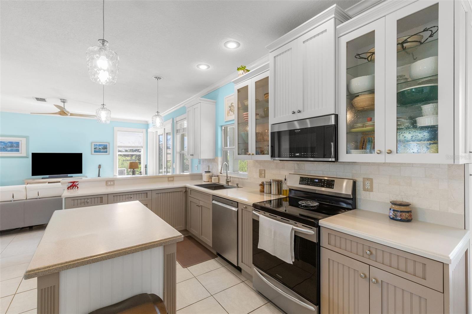 Image 20 of 48 For 1221 50th Street Court E