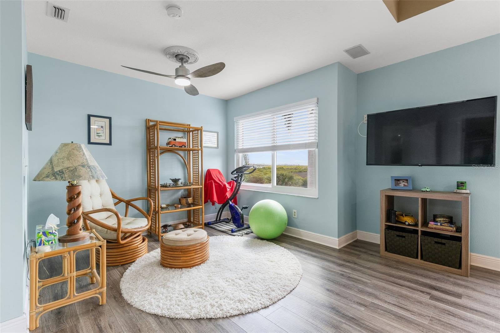 Image 32 of 48 For 1221 50th Street Court E