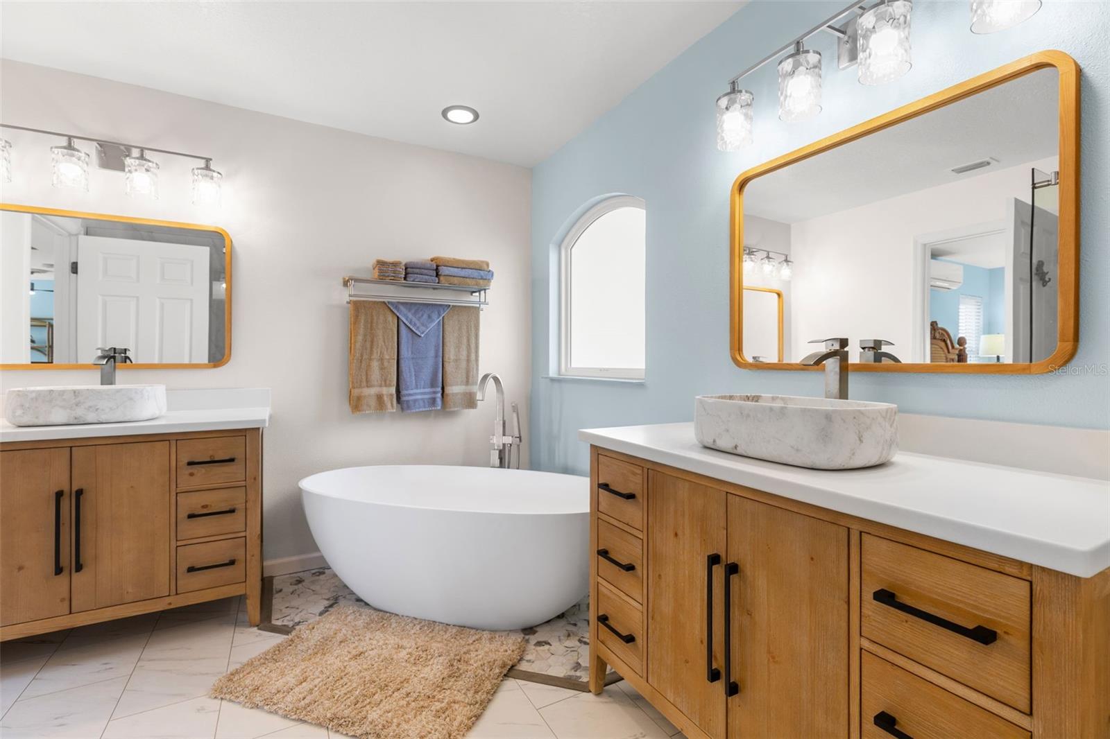 Image 34 of 48 For 1221 50th Street Court E