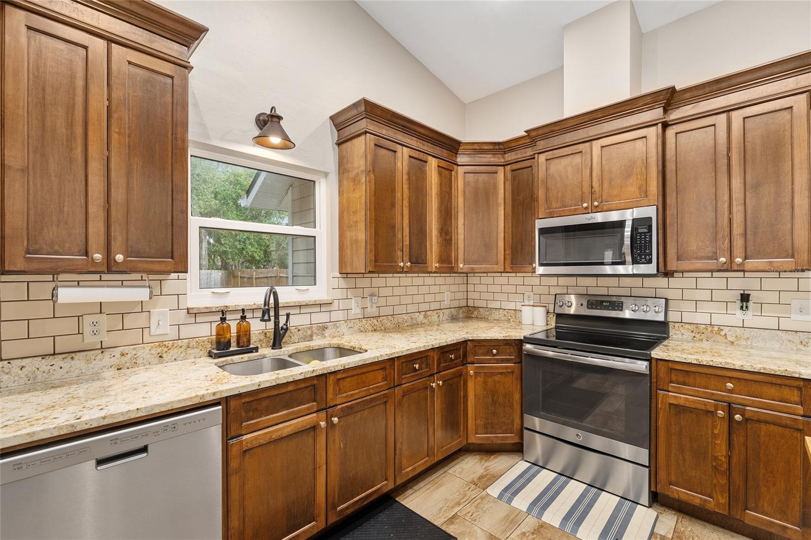 Image 16 of 51 For 3515 39th Place