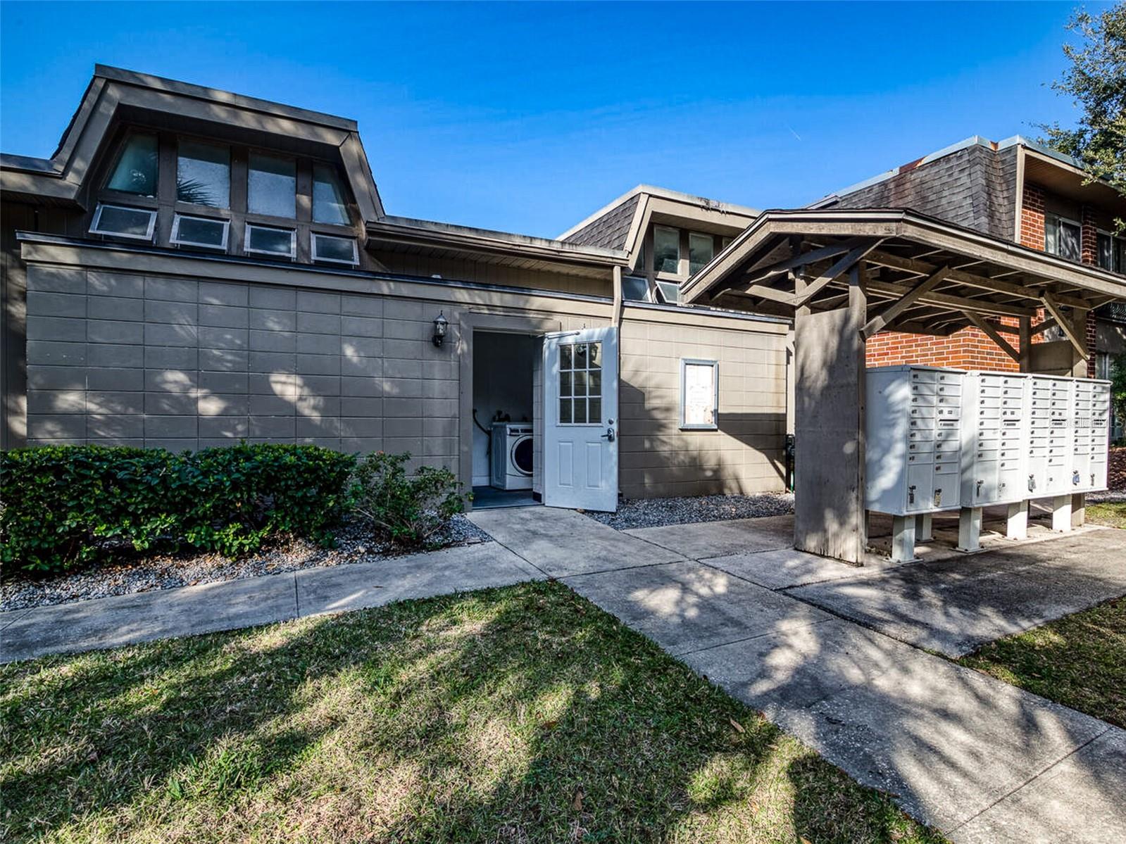 Image 19 of 21 For 1700 16th Court J-4