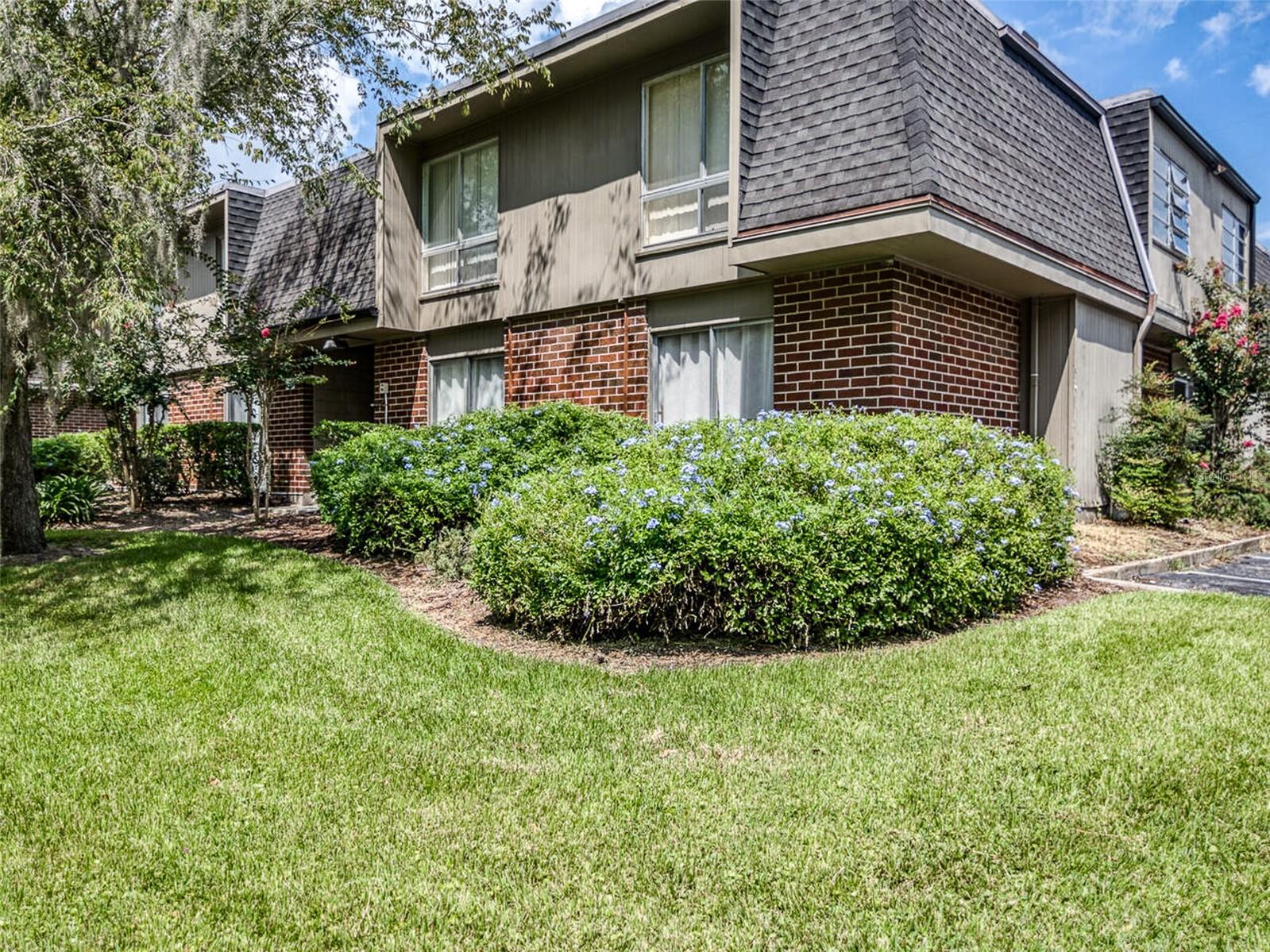 Image 2 of 21 For 1700 16th Court J-4