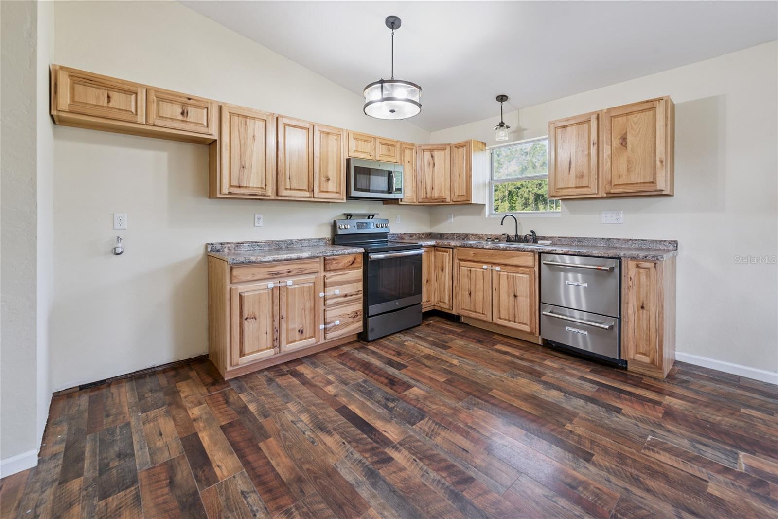 Image 11 of 26 For 4881 136th Court