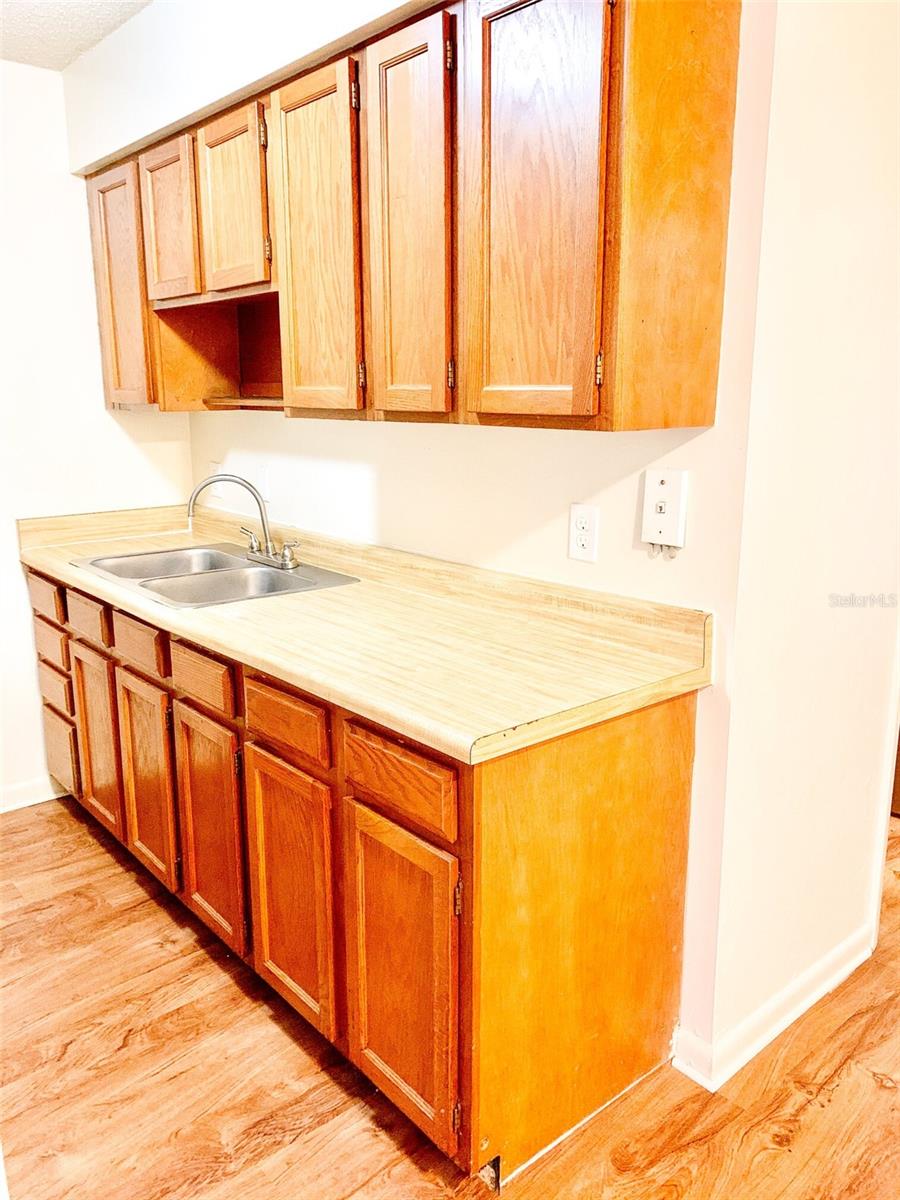 Image 4 of 16 For 1213 39th Avenue B1