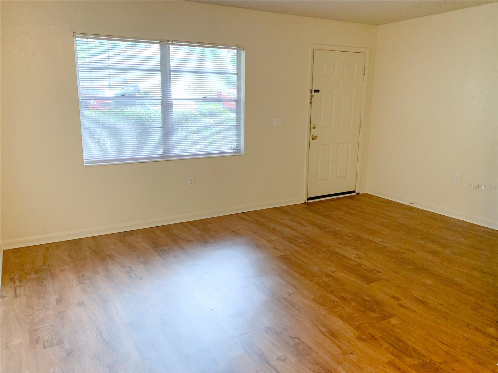 Image 6 of 16 For 1213 39th Avenue B1