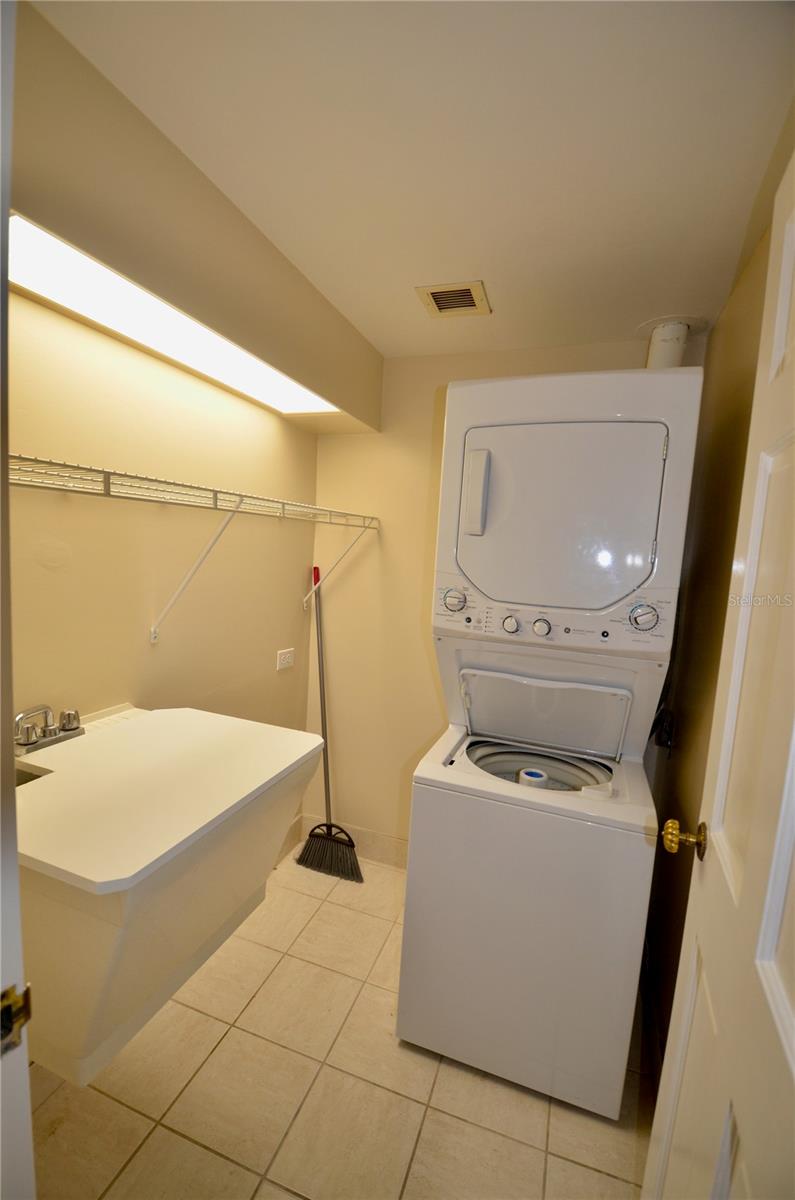 Image 35 of 45 For 1719 23rd Avenue Ph-c