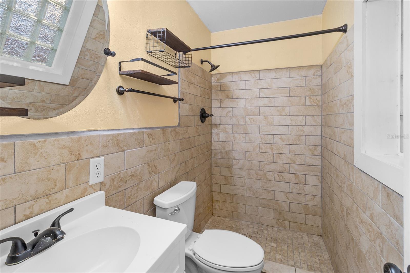 Image 14 of 30 For 1618 15th Terrace