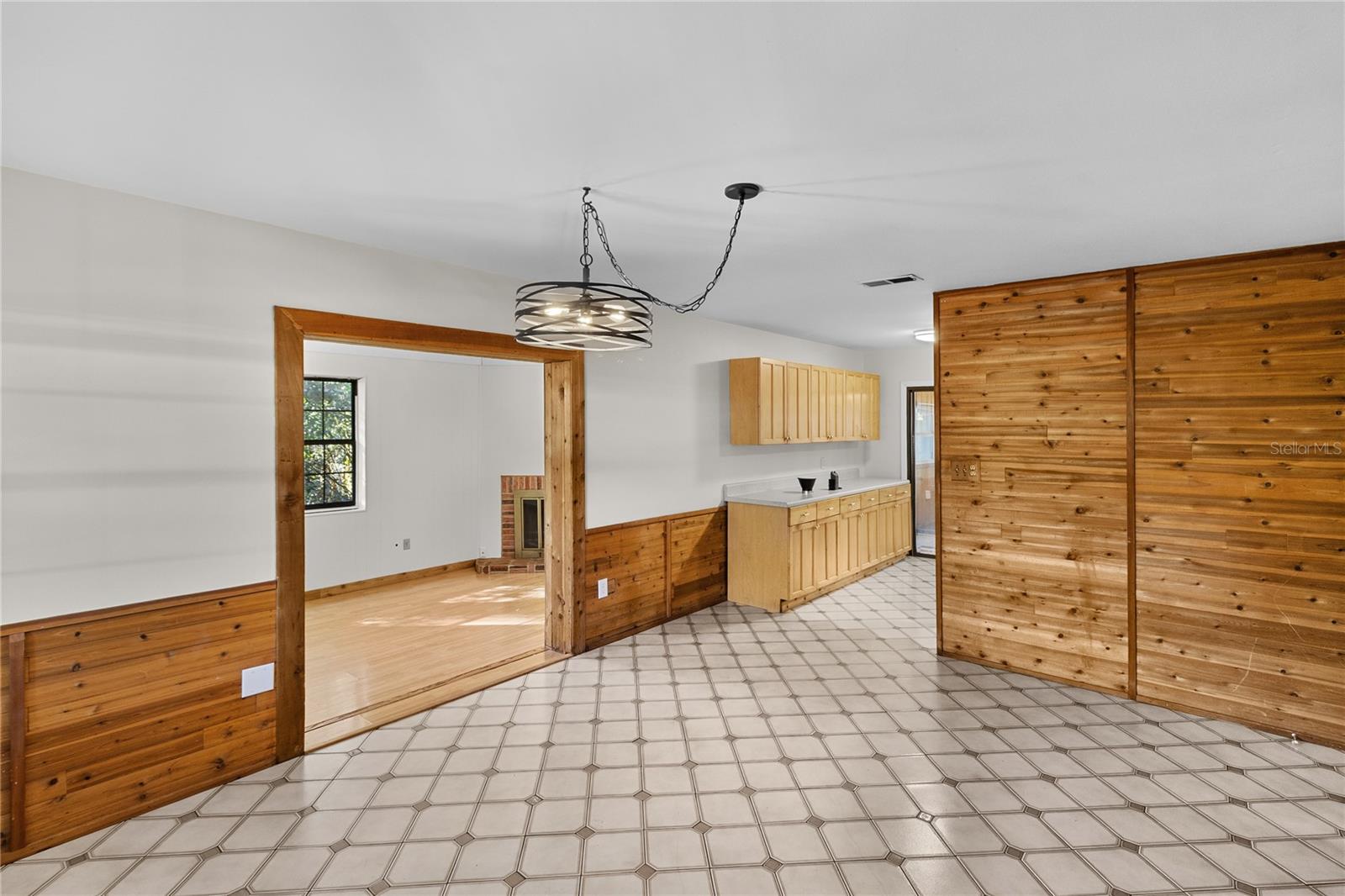 Image 3 of 30 For 1618 15th Terrace