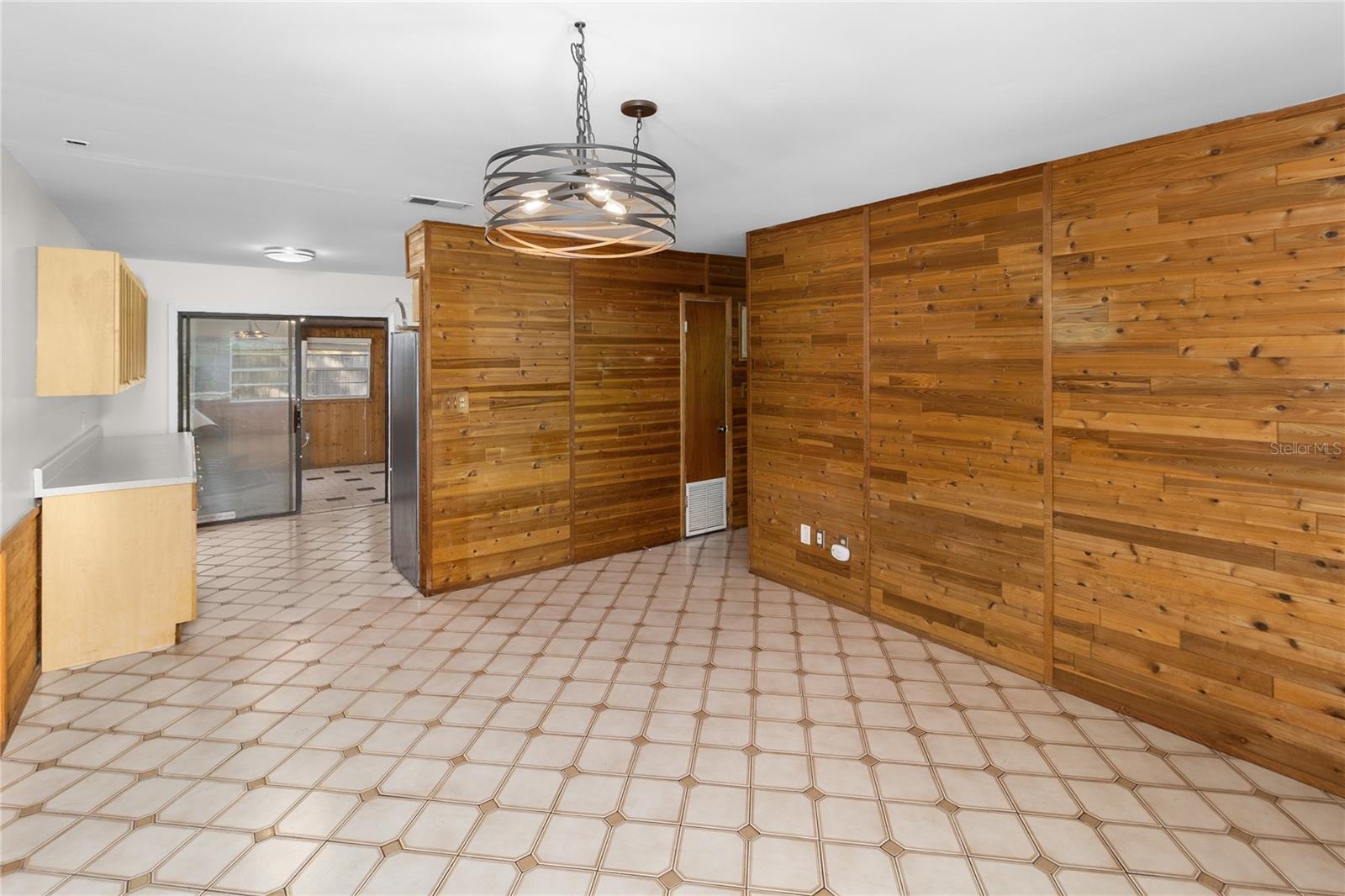 Image 6 of 30 For 1618 15th Terrace