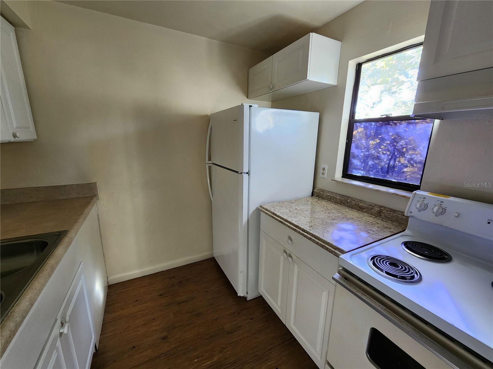 Image 3 of 15 For 701 67th Terrace D