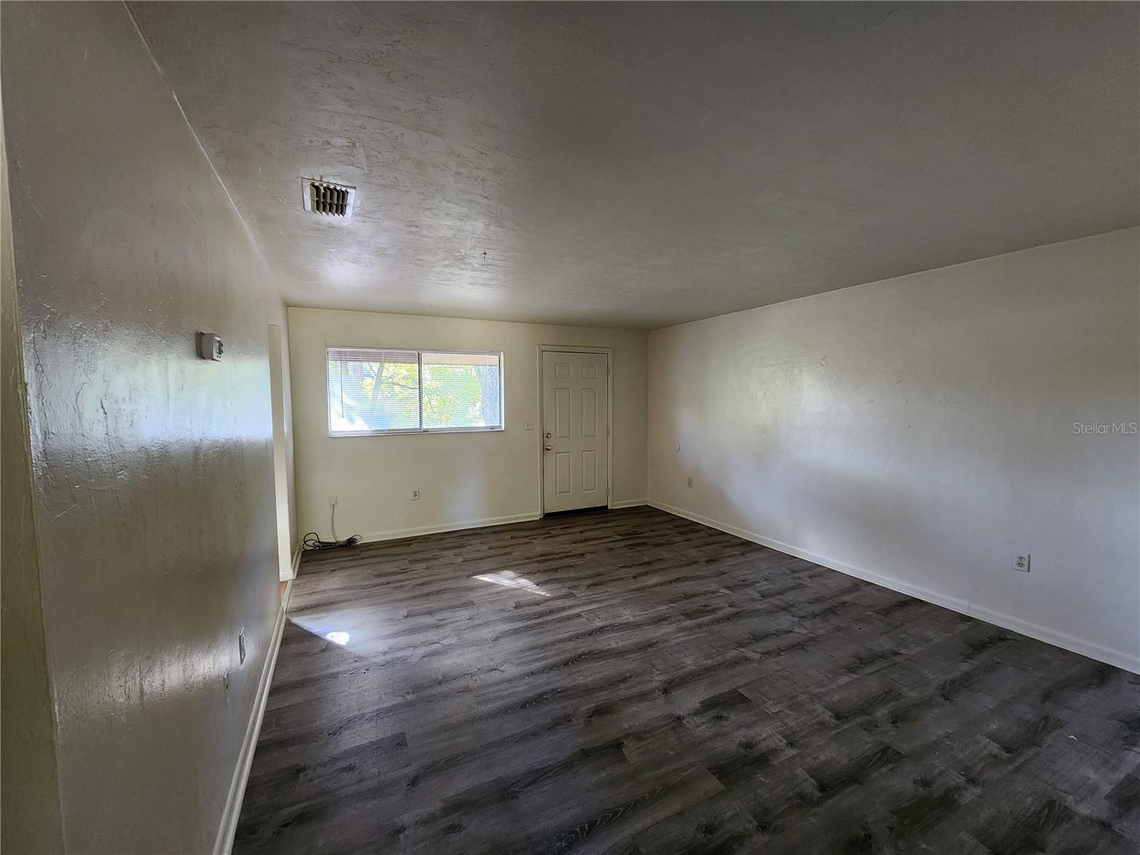 Image 5 of 15 For 701 67th Terrace D