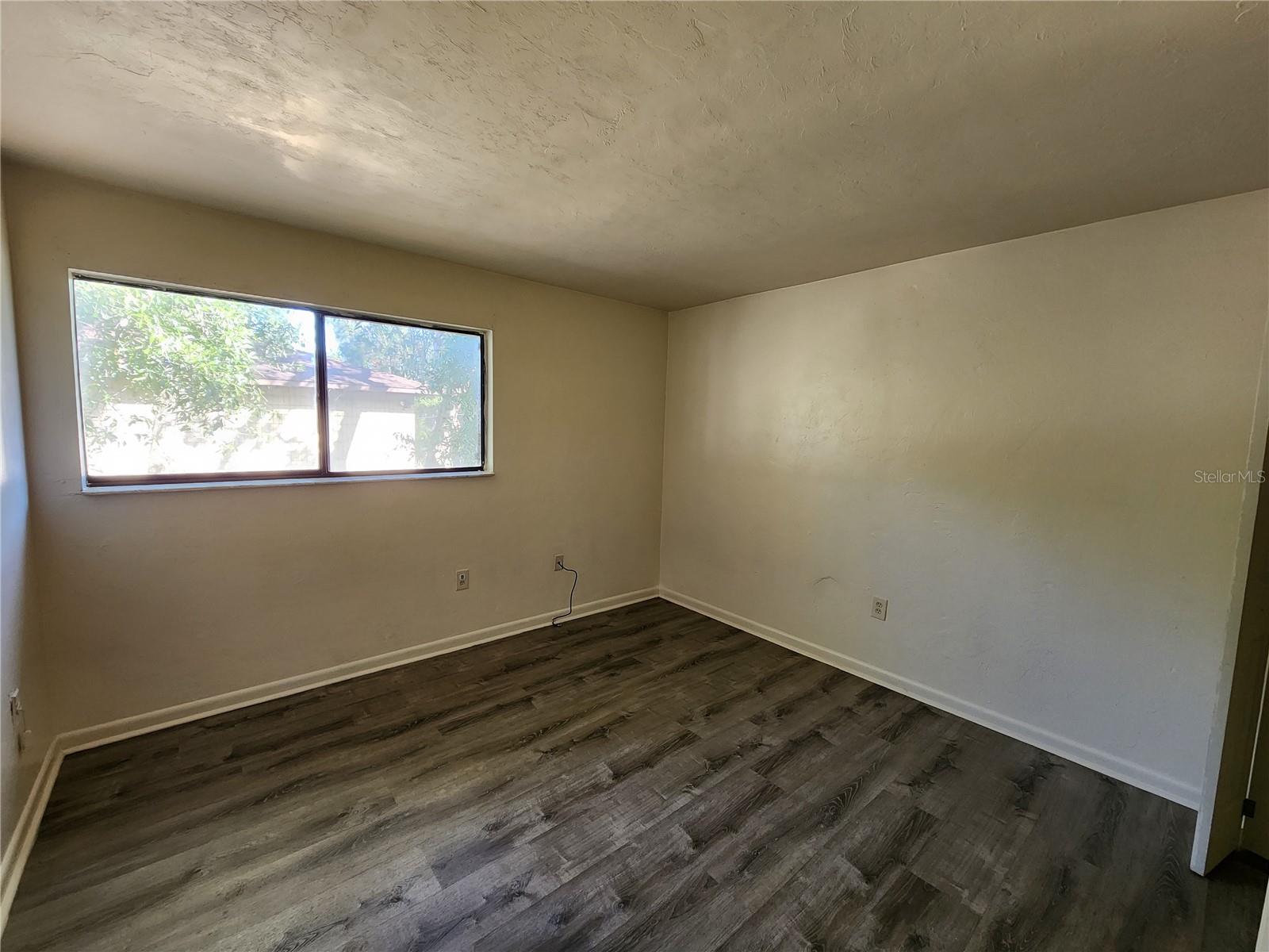 Image 9 of 15 For 701 67th Terrace D