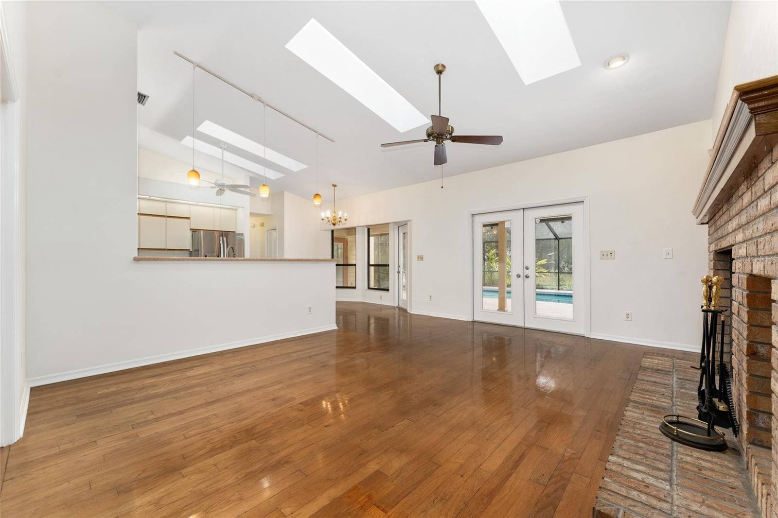 Image 11 of 79 For 8303 42nd Avenue