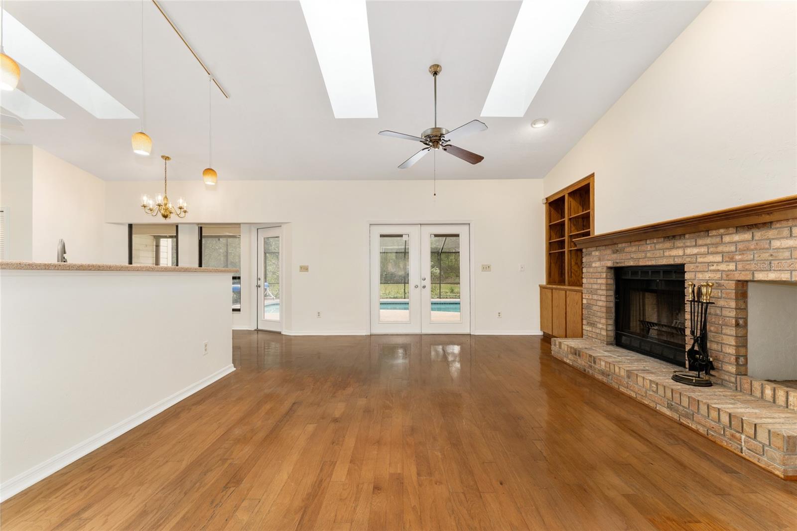 Image 12 of 79 For 8303 42nd Avenue