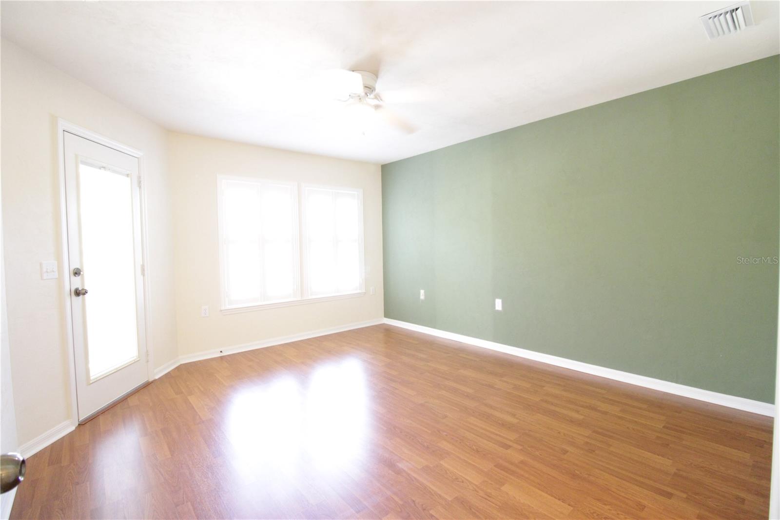 Image 32 of 43 For 11685 19th Place