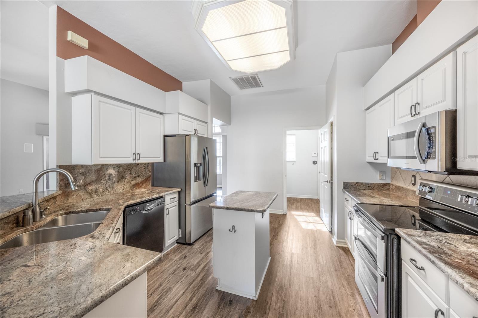 Image 15 of 61 For 5130 80th Avenue