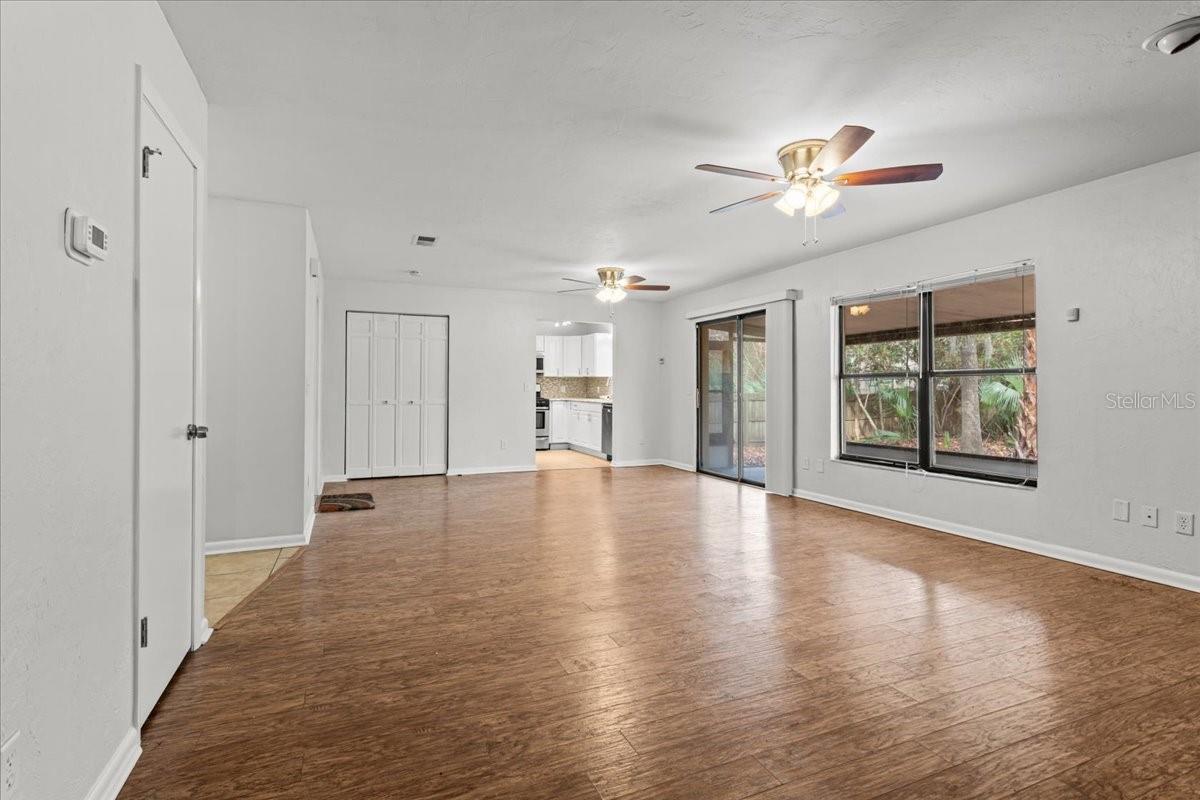 Image 11 of 38 For 1110 19th Place