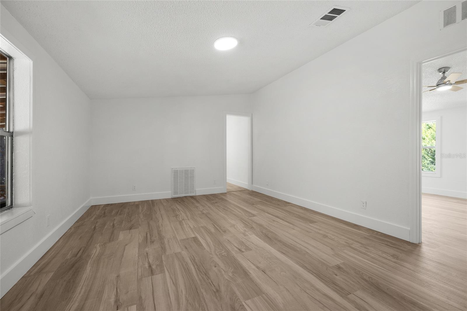 Image 18 of 27 For 293 Dan Court