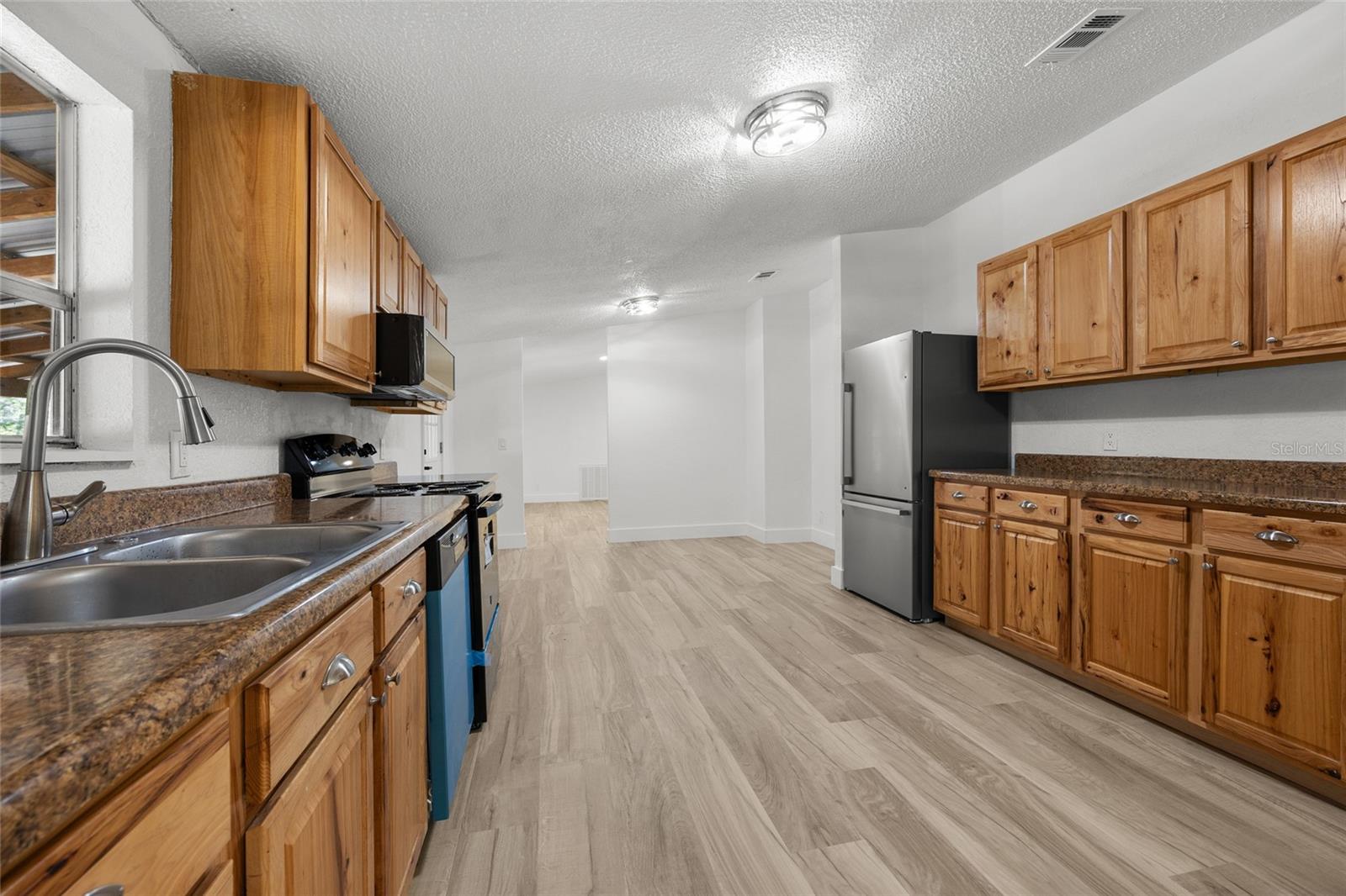 Image 4 of 27 For 293 Dan Court