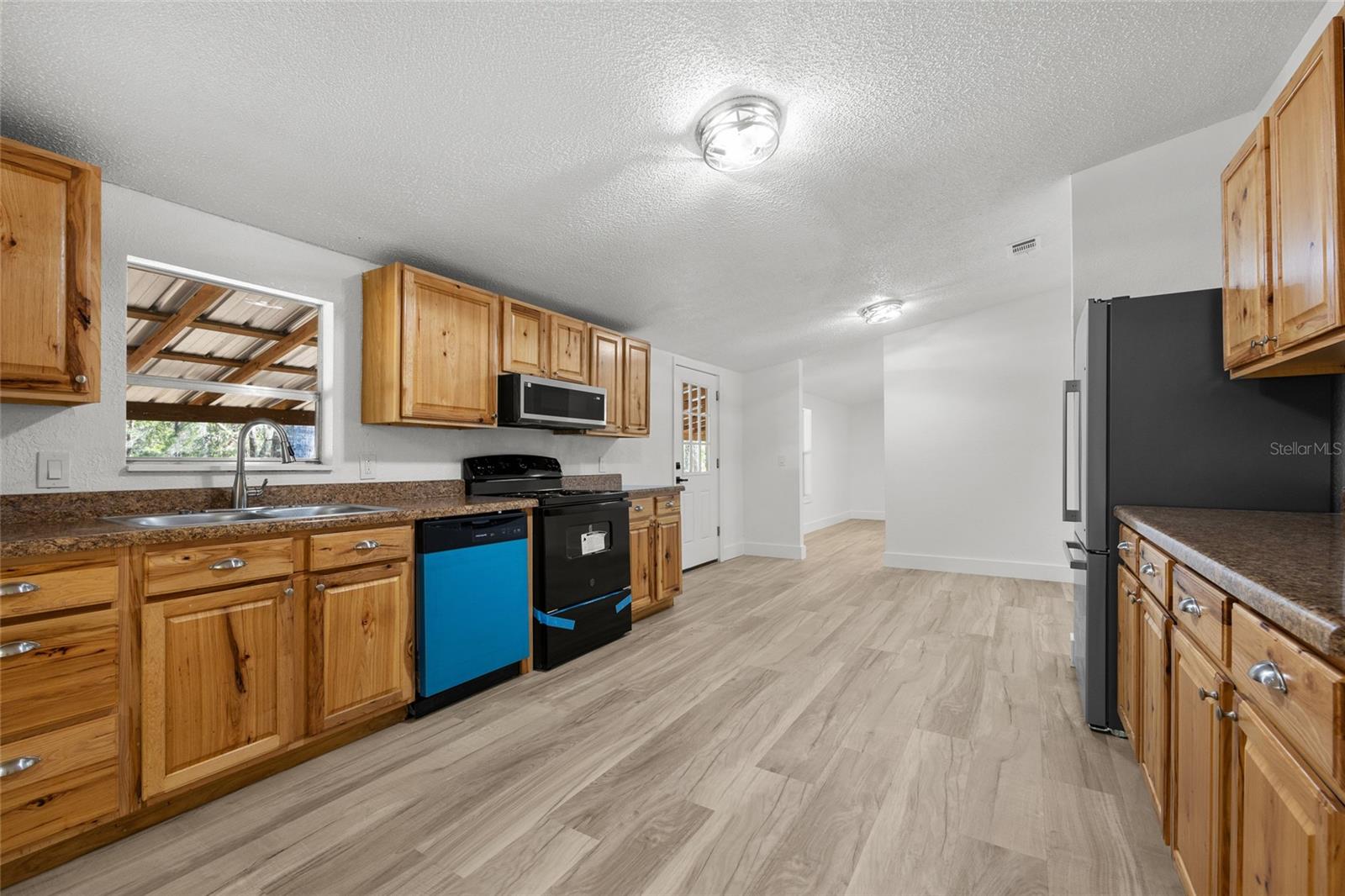 Image 5 of 27 For 293 Dan Court