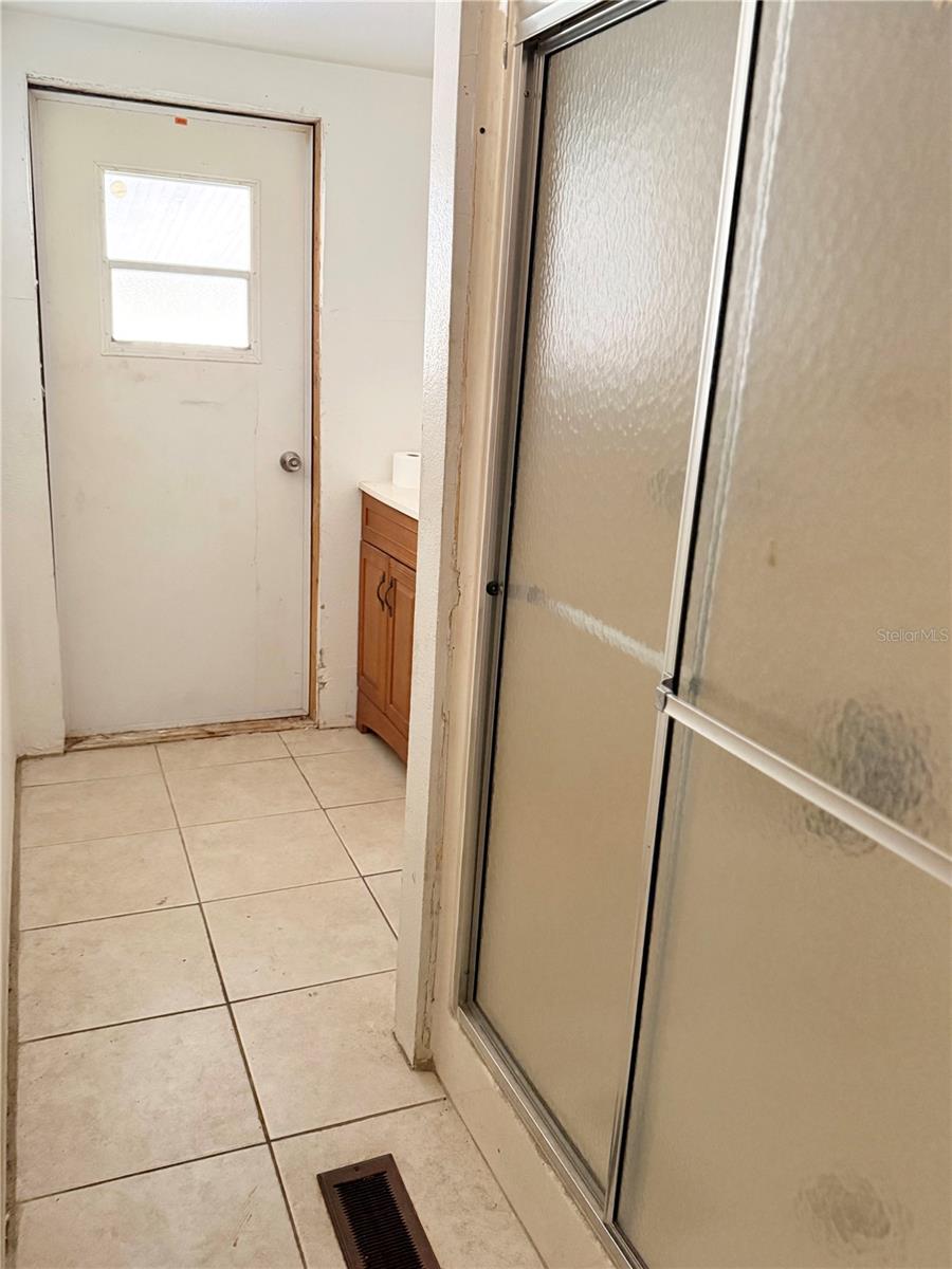 Image 25 of 72 For 5751 127 Place