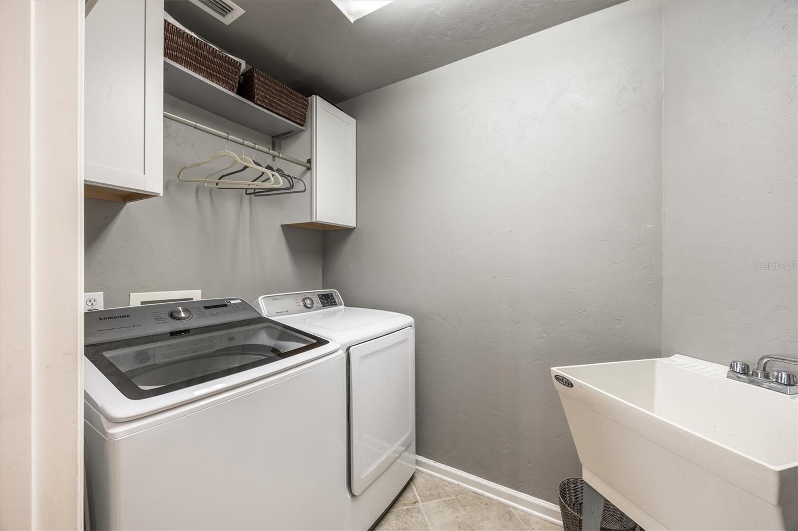 Image 16 of 50 For 13441 5th Lane