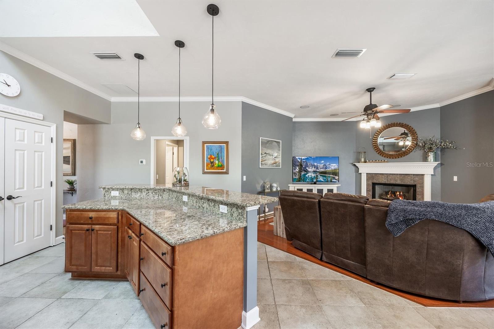 Image 9 of 50 For 13441 5th Lane