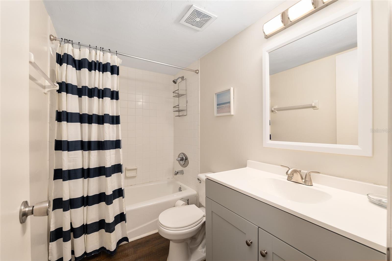 Image 24 of 39 For 2360 Archer Road 1009